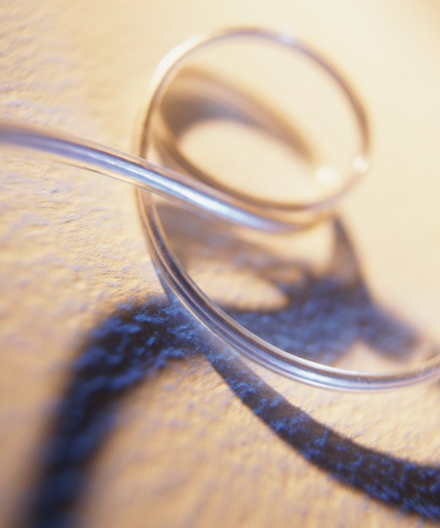 How to Identify Positive or Negative Wire Markings on a Black & White ...